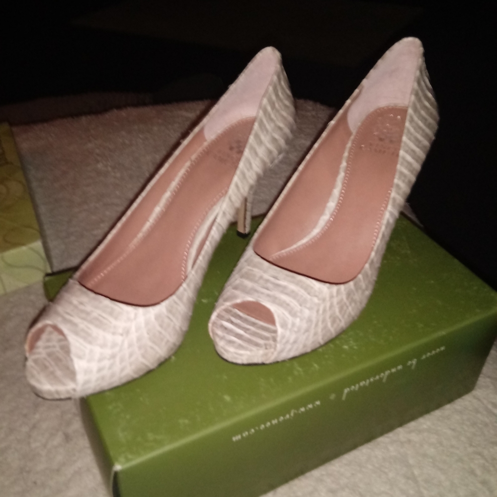 Vince camuto heels and Corso como